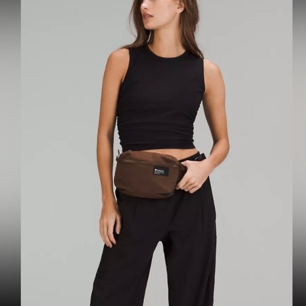 NWT Lululemon Athletica Clean Lines Belt Bag 2L - Picture 14 of 15
